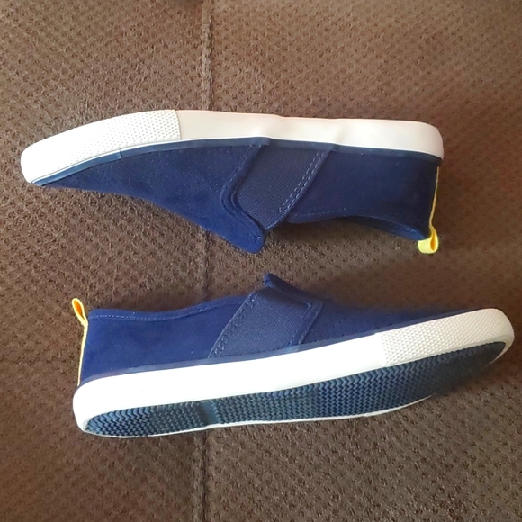 Navy Cat & Jack toddler boy shoes. Size 12. - Picture 2 of 3